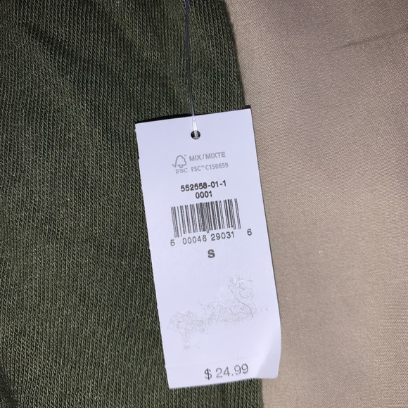 Old navy 3/4 sleeve NWT - Picture 3 of 4